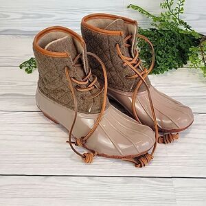 Seven 7 quilted wool goose boot Women's Size 8